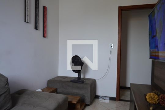 Sala de apartamento para alugar com 2 quartos, 60m² em Chácara Contagem, Contagem