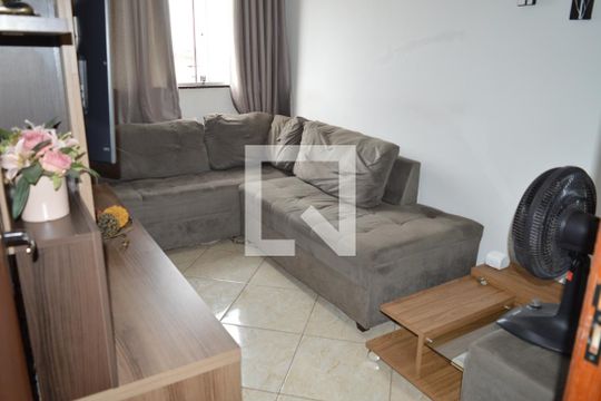 Sala de apartamento para alugar com 2 quartos, 60m² em Chácara Contagem, Contagem