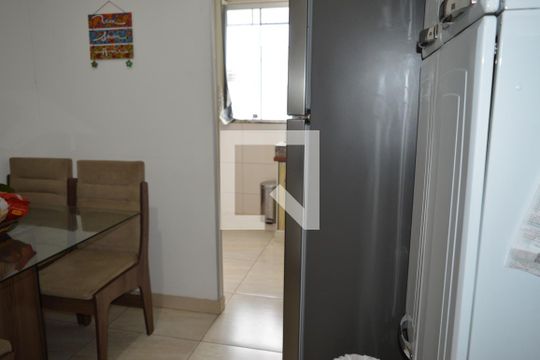 Sala de apartamento para alugar com 2 quartos, 60m² em Chácara Contagem, Contagem