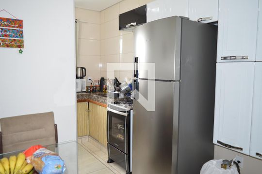 Cozinha  de apartamento para alugar com 2 quartos, 65m² em Chácara Contagem, Contagem