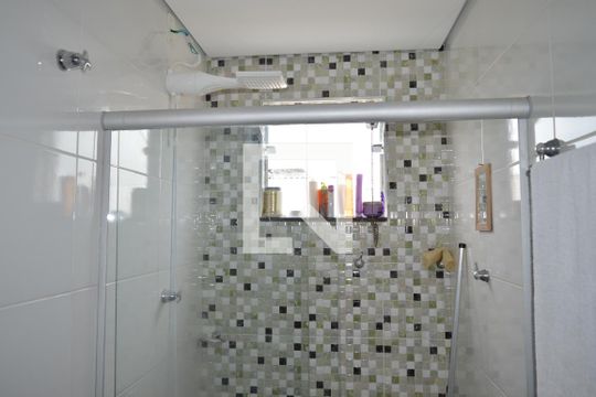 Banheiro de apartamento para alugar com 2 quartos, 65m² em Chácara Contagem, Contagem