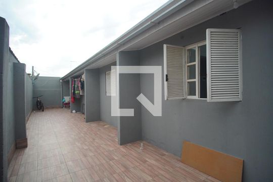 Quintal de casa à venda com 6 quartos, 160m² em Feitoria Seller, São Leopoldo