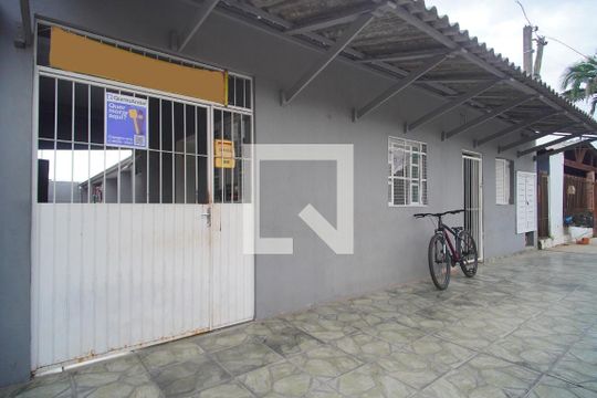 Fachada de casa à venda com 6 quartos, 160m² em Feitoria Seller, São Leopoldo