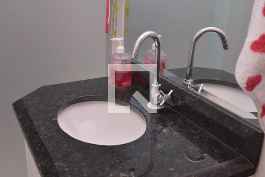 Banheiro de apartamento à venda com 3 quartos, 80m² em Campestre, Santo André
