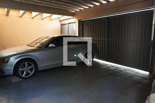Garagem de casa à venda com 3 quartos, 278m² em Sumaré, São Paulo