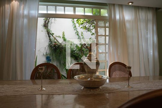 Sala de Jantar de casa para alugar com 3 quartos, 278m² em Sumaré, São Paulo