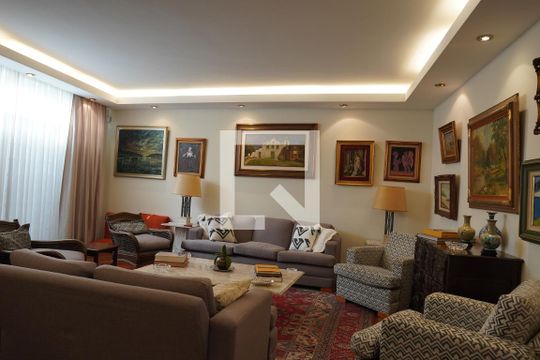 Casa à venda com 3 quartos, 278m² em Sumaré, São Paulo