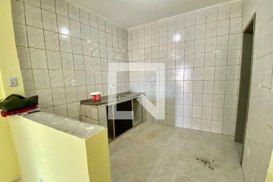 Cozinha de casa para alugar com 3 quartos, 89m² em Pau Miúdo, Salvador