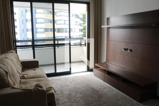 Sala de kitnet/studio para alugar com 1 quarto, 55m² em Caminho das Árvores, Salvador