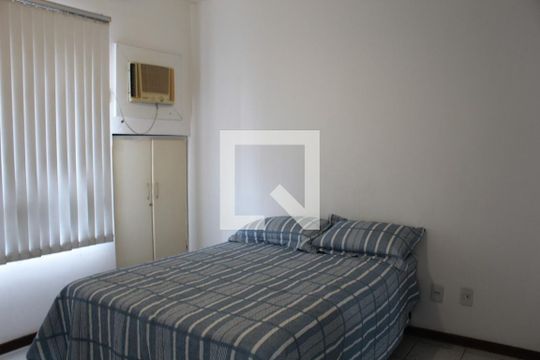 Quarto Suíte de kitnet/studio para alugar com 1 quarto, 55m² em Caminho das Árvores, Salvador
