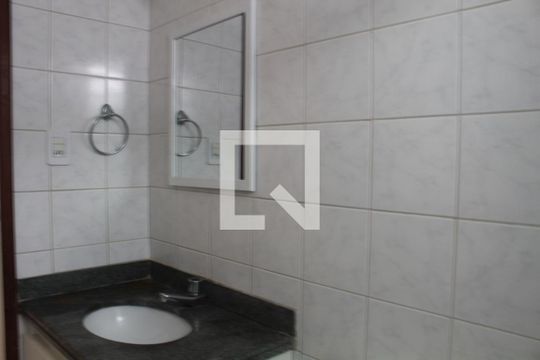 Banheiro da Suíte de kitnet/studio para alugar com 1 quarto, 55m² em Caminho das Árvores, Salvador