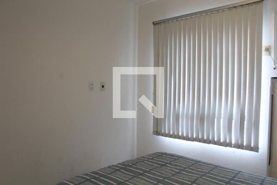 Quarto Suíte de kitnet/studio para alugar com 1 quarto, 55m² em Caminho das Árvores, Salvador