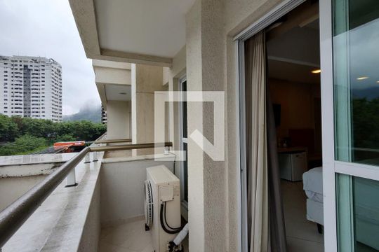 Varanda de kitnet/studio à venda com 1 quarto, 37m² em Recreio dos Bandeirantes, Rio de Janeiro