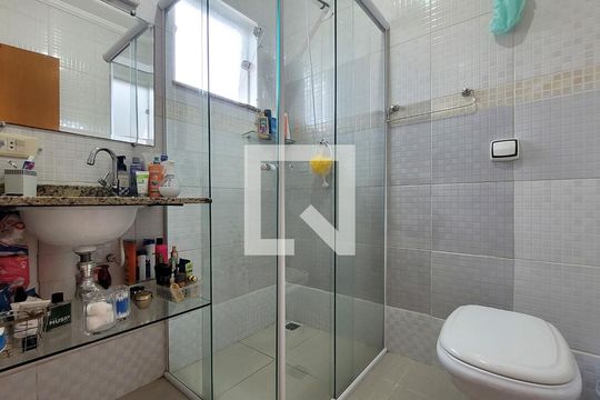 Banheiro da suíte de casa à venda com 3 quartos, 110m² em Jardim Santo Antônio, Santo André