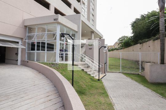 Fachada de apartamento para alugar com 2 quartos, 42m² em Vila Guaca, São Paulo