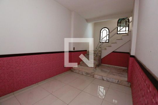 Escada de casa à venda com 5 quartos, 364m² em Tirol, Contagem