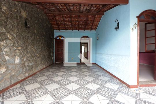 Garagem de casa à venda com 5 quartos, 364m² em Tirol, Contagem