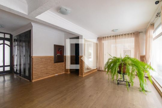 Hall de entrada de apartamento para alugar com 3 quartos, 70m² em Portão, Curitiba