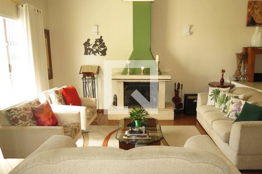 Sala de Estar de casa à venda com 5 quartos, 350m² em Piqueri, São Paulo