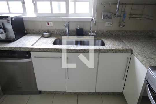 Cozinha - Pia e Gabinete de casa à venda com 5 quartos, 350m² em Piqueri, São Paulo