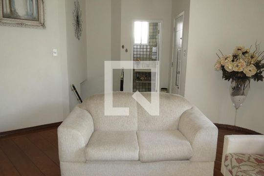 Sala de Estar de casa à venda com 5 quartos, 350m² em Piqueri, São Paulo