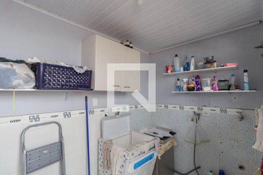 Área de Serviço de casa à venda com 4 quartos, 230m² em Vila Carmosina, São Paulo