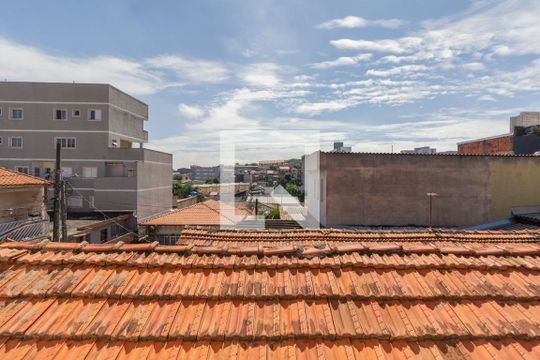 Vista Quarto 2 de casa à venda com 4 quartos, 230m² em Vila Carmosina, São Paulo