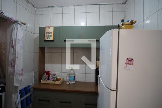 Cozinha de apartamento à venda com 2 quartos, 51m² em Rubem Berta, Porto Alegre