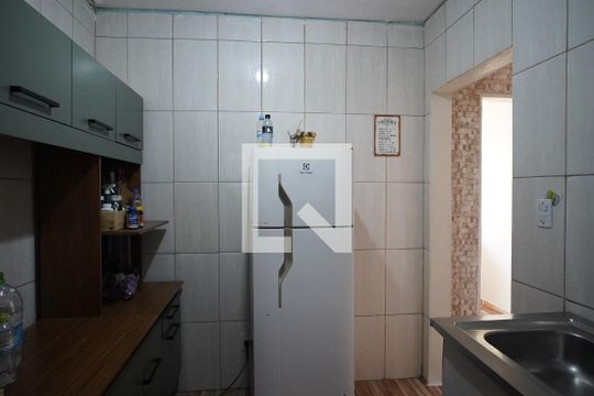 Cozinha de apartamento à venda com 2 quartos, 51m² em Rubem Berta, Porto Alegre