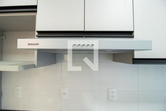 Detalhe da cozinha de apartamento para alugar com 2 quartos, 57m² em Novo Mundo, Curitiba