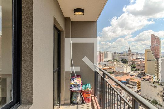 Varanda de kitnet/studio para alugar com 1 quarto, 27m² em Centro, São Paulo