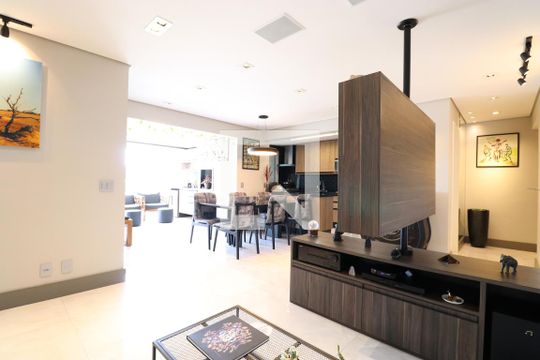 Sala de TV de apartamento à venda com 2 quartos, 100m² em Barra Funda, São Paulo