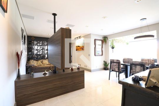 Sala de TV de apartamento à venda com 2 quartos, 100m² em Barra Funda, São Paulo