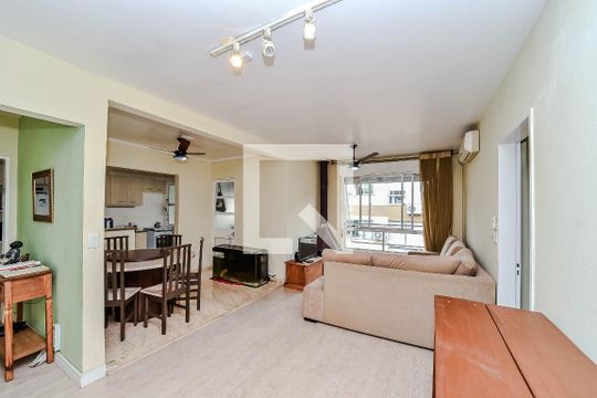 Sala de apartamento para alugar com 2 quartos, 84m² em Jardim Sabará, Porto Alegre