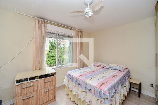 Quarto 1 de apartamento para alugar com 2 quartos, 84m² em Jardim Sabará, Porto Alegre