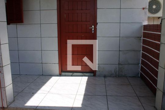 Área Frontal de casa à venda com 4 quartos, 400m² em Santos Dumont, São Leopoldo