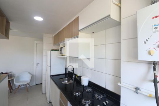 Cozinha e Área de Serviço de apartamento para alugar com 2 quartos, 48m² em Covanca, São Gonçalo