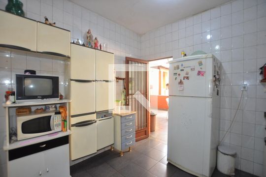Cozinha de casa à venda com 3 quartos, 137m² em Cordovil, Rio de Janeiro