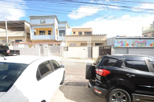 Vista da Sala de casa à venda com 3 quartos, 137m² em Cordovil, Rio de Janeiro