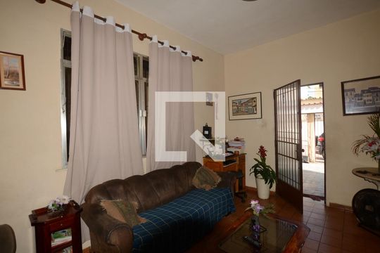 Sala de casa à venda com 3 quartos, 137m² em Cordovil, Rio de Janeiro