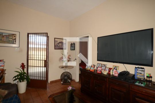 Sala de casa à venda com 3 quartos, 137m² em Cordovil, Rio de Janeiro