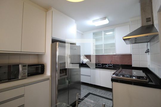 Cozinha de apartamento para alugar com 3 quartos, 110m² em Indianópolis, São Paulo