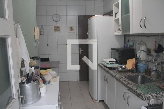 Cozinha de apartamento à venda com 2 quartos, 70m² em Menino Deus, Porto Alegre