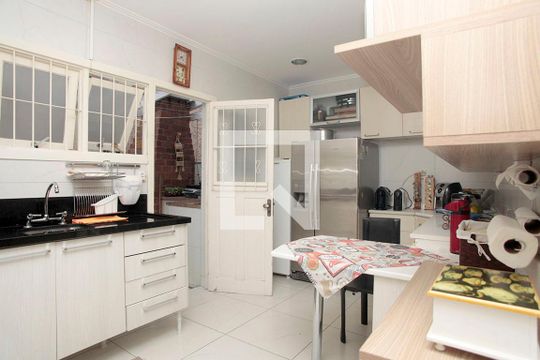 Cozinha de apartamento à venda com 2 quartos, 98m² em São Geraldo, Porto Alegre