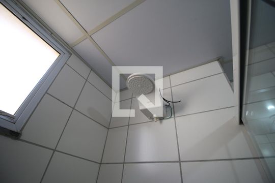 Banheiro de apartamento para alugar com 2 quartos, 45m² em Parque São Lourenço, São Paulo