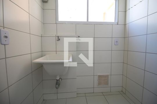 Área de Serviço de apartamento para alugar com 2 quartos, 45m² em Parque São Lourenço, São Paulo
