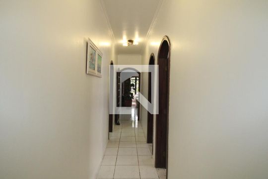 Corredor de casa à venda com 4 quartos, 202m² em Vila Marieta, São Paulo