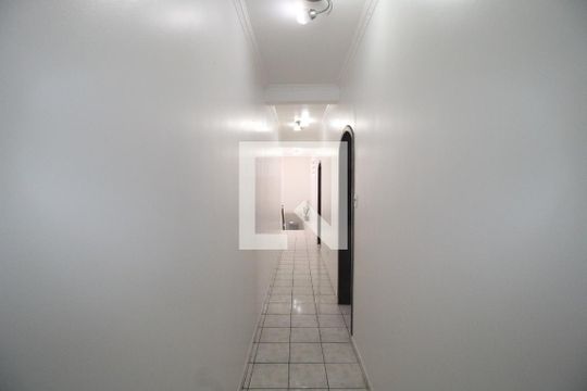 corredor  de casa à venda com 4 quartos, 202m² em Vila Marieta, São Paulo