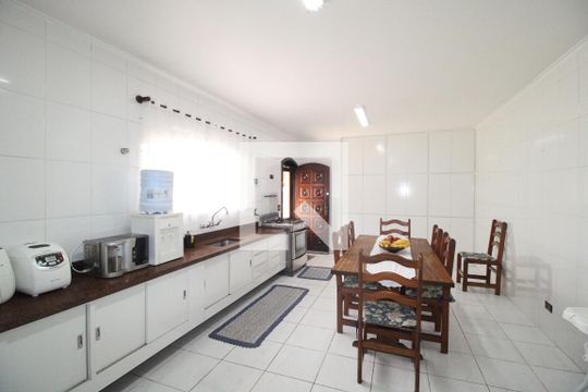 Cozinha  de casa à venda com 4 quartos, 202m² em Vila Marieta, São Paulo