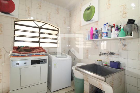 Área de Serviço de casa à venda com 4 quartos, 202m² em Vila Marieta, São Paulo